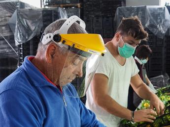 Medici lavoro, ‘in futuro sensori in magliette per prevenire malori da caldo’