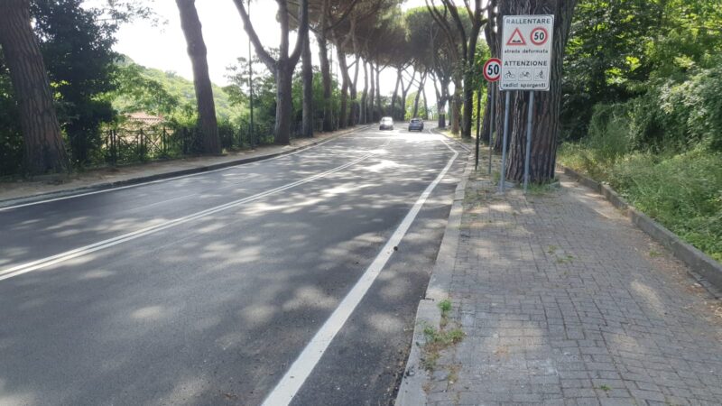 Ariccia, bonifica dalle radici di alberi e rifacimento del manto stradale