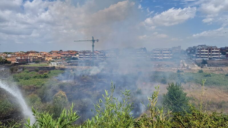 Marino, molte ore di lavoro in mattinata per un incendio nel Parco dell’Appia Antica