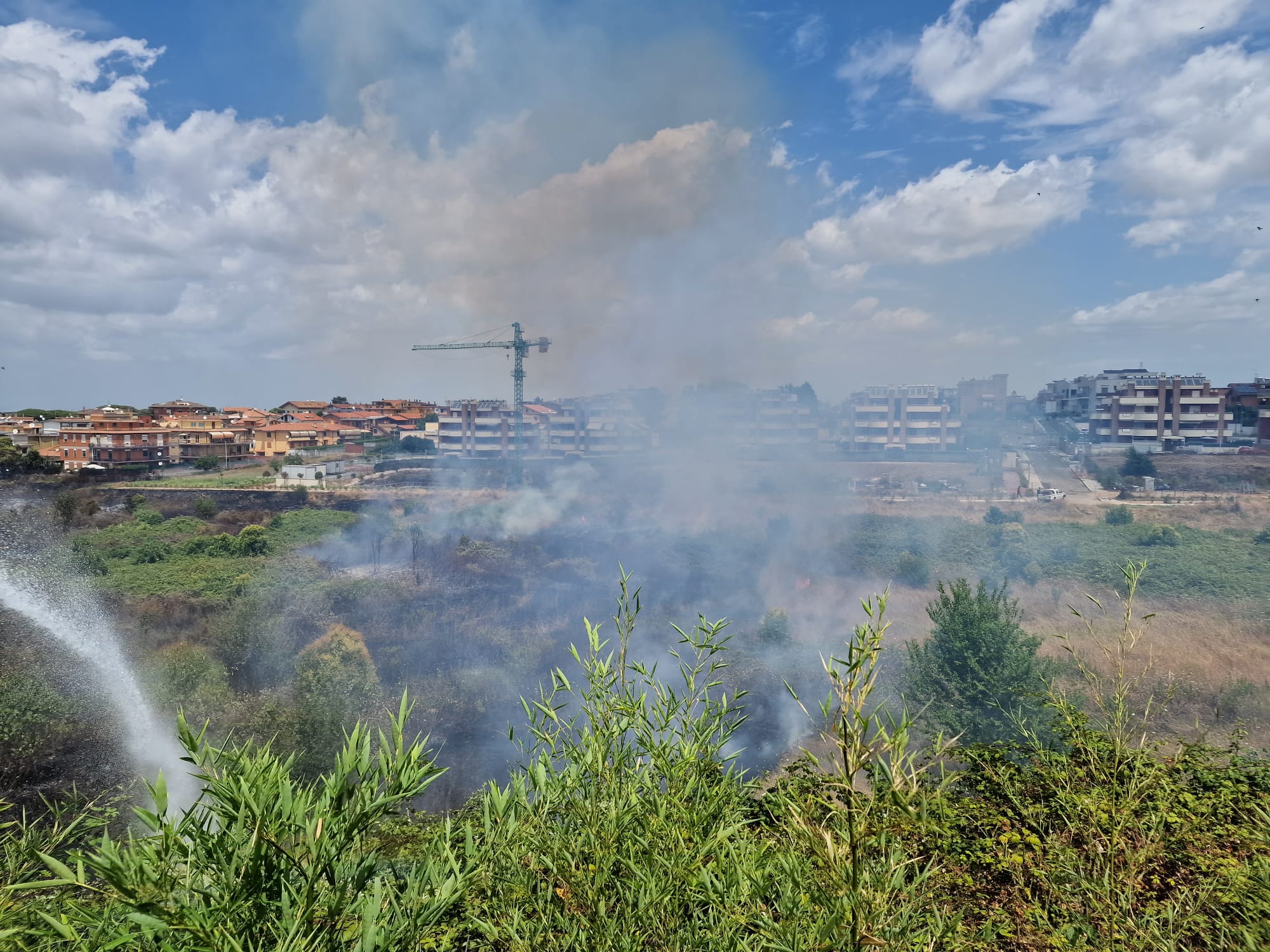 Marino, molte ore di lavoro in mattinata per un incendio nel Parco dell’Appia Antica