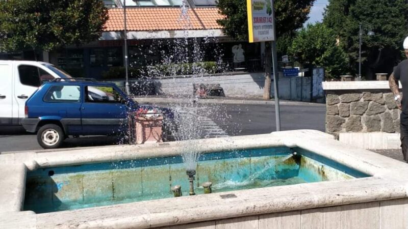 Rocca di Papa, riattivata la fontana di Piazza Giuseppe Di Vittorio