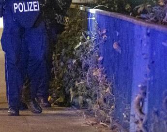 Germania, 16enne accoltella gravemente bambino di 8 anni in scuola Sassonia