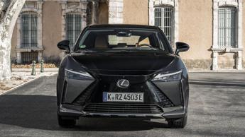 Nuovo Lexus RZ 450e Full Electric: stile inconfondibile per un SUV premium