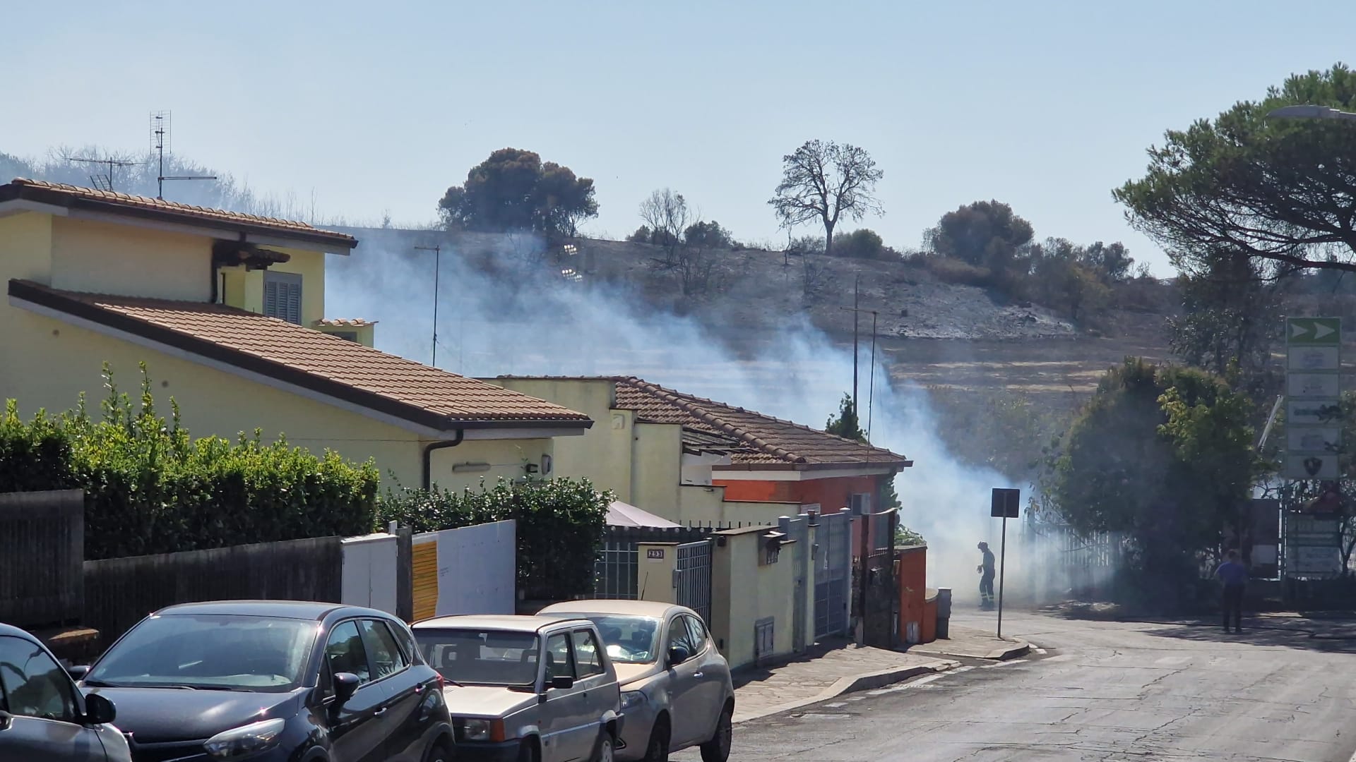 Santa Maria delle Mole (Marino), ripartito da ieri notte l’incendio della Pineta dell’Appia Antica