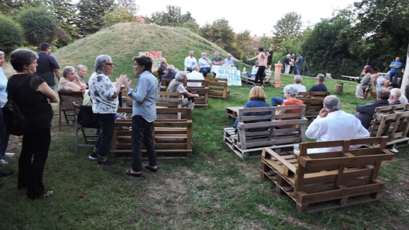 Genzano, sit-in di protesta contro le due costruzioni nelle aree verdi di via Toscana