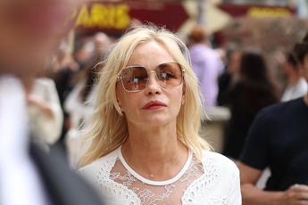 Emmanuelle Beart: “Sono stata vittima di incesto da bambina”