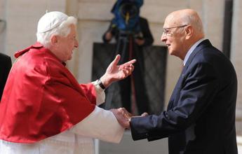 Napolitano, due Papi nel mandato: con Ratzinger e Bergoglio amicizia e rispetto