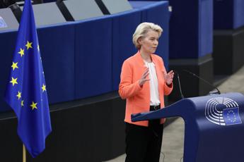 Ue, von der Leyen: “Ho chiesto a Draghi rapporto su competitività”