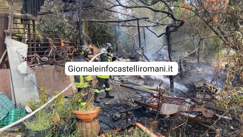 Velletri, a fuoco una rimessa di attrezzi agricoli