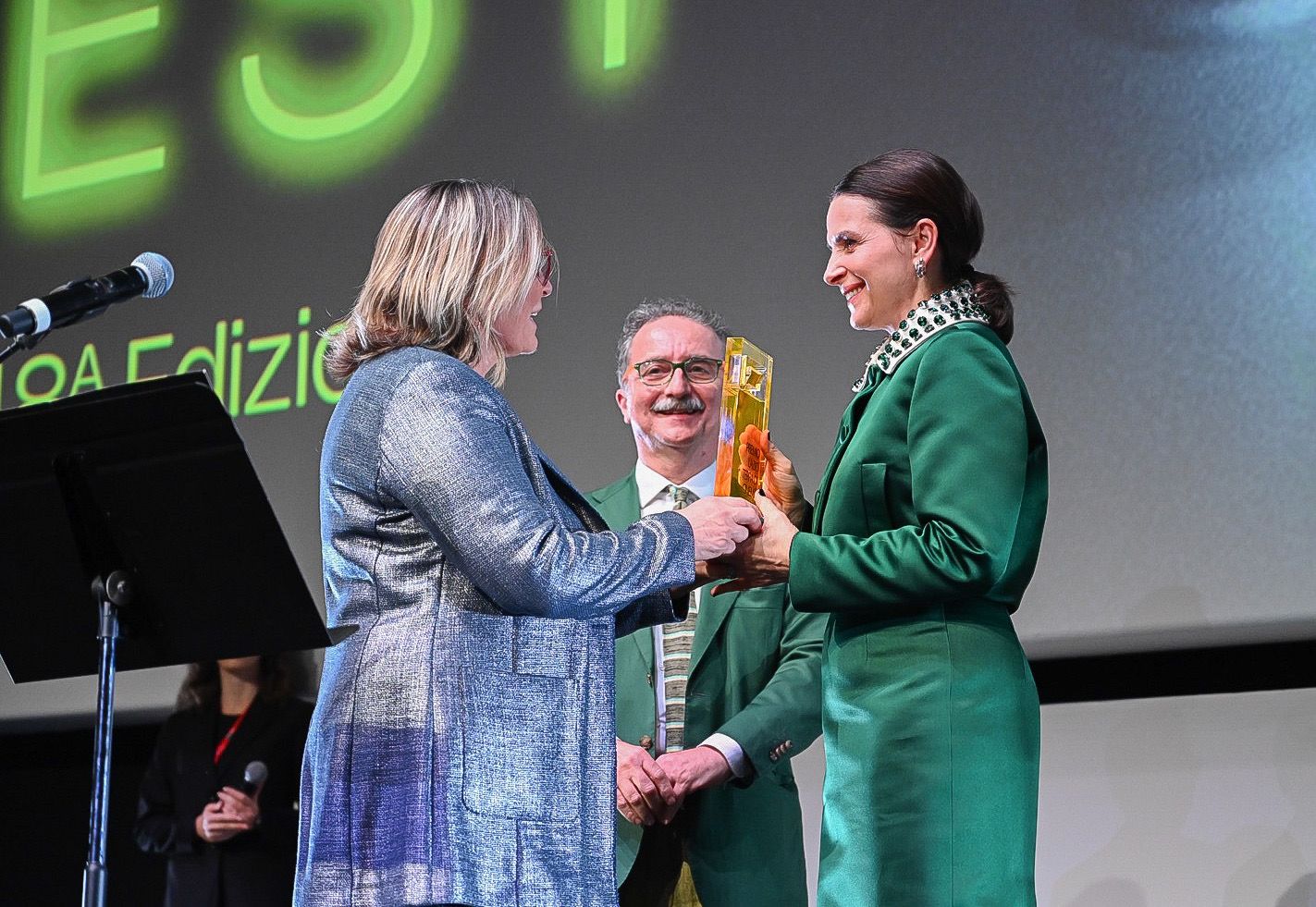 Festa del Cinema, la Regione Lazio ha premiato Juliette Binoche