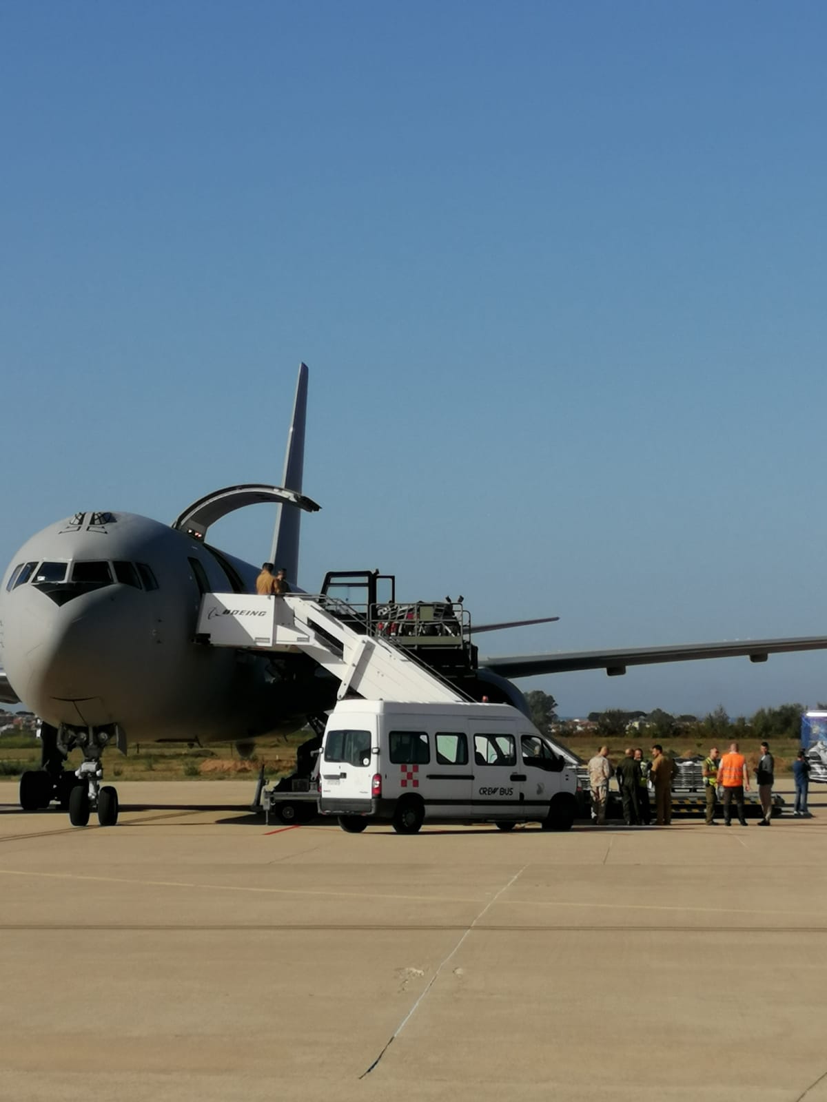 Pratica di Mare: due aerei dell’Aeronautica Militare Italiana riportano in Patria circa 200 concittadini che erano in Israele