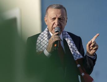 Erdogan: “Israele criminale di guerra, Hamas non sono terroristi”