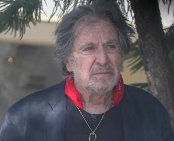 Al Pacino, 30mila dollari al mese alla ex per il mantenimento del figlio