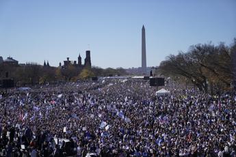 In migliaia alla marcia per Israele a Washington: “No al cessate il fuoco”