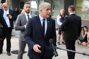 Israele, Lapid attacca: “Estrema destra finanzia coloni mentre soldati rischiano la vita”