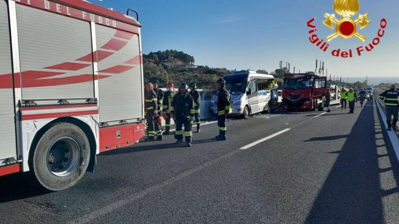 Cerveteri, incidente in A12 un morto e 8 feriti