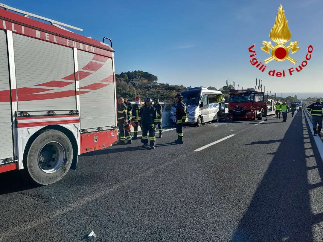 Cerveteri, incidente in A12 un morto e 8 feriti