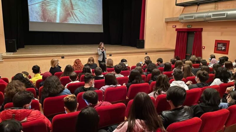 Rocca di Papa, la consigliera comunale Veronica Cimino interviene sulla chiusura del teatro