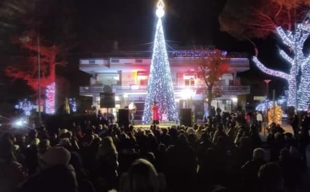 Santa Maria delle Mole (Marino), “Luci in Allegria”, con Lavinia Fiorani e La Signora Gilda: è iniziato il Natale