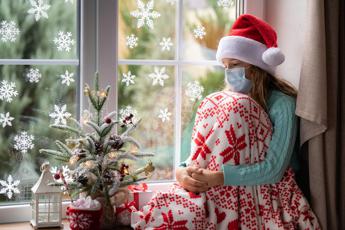 Covid e influenza, Natale a letto per un milione di italiani: cosa fare, i consigli degli esperti