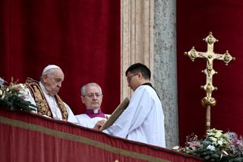 Papa Francesco, appello per Gaza e ostaggi: “Stragi di innocenti, no alle armi”