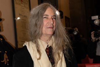 Patti Smith dimessa dall’ospedale di Bologna: come sta l’artista