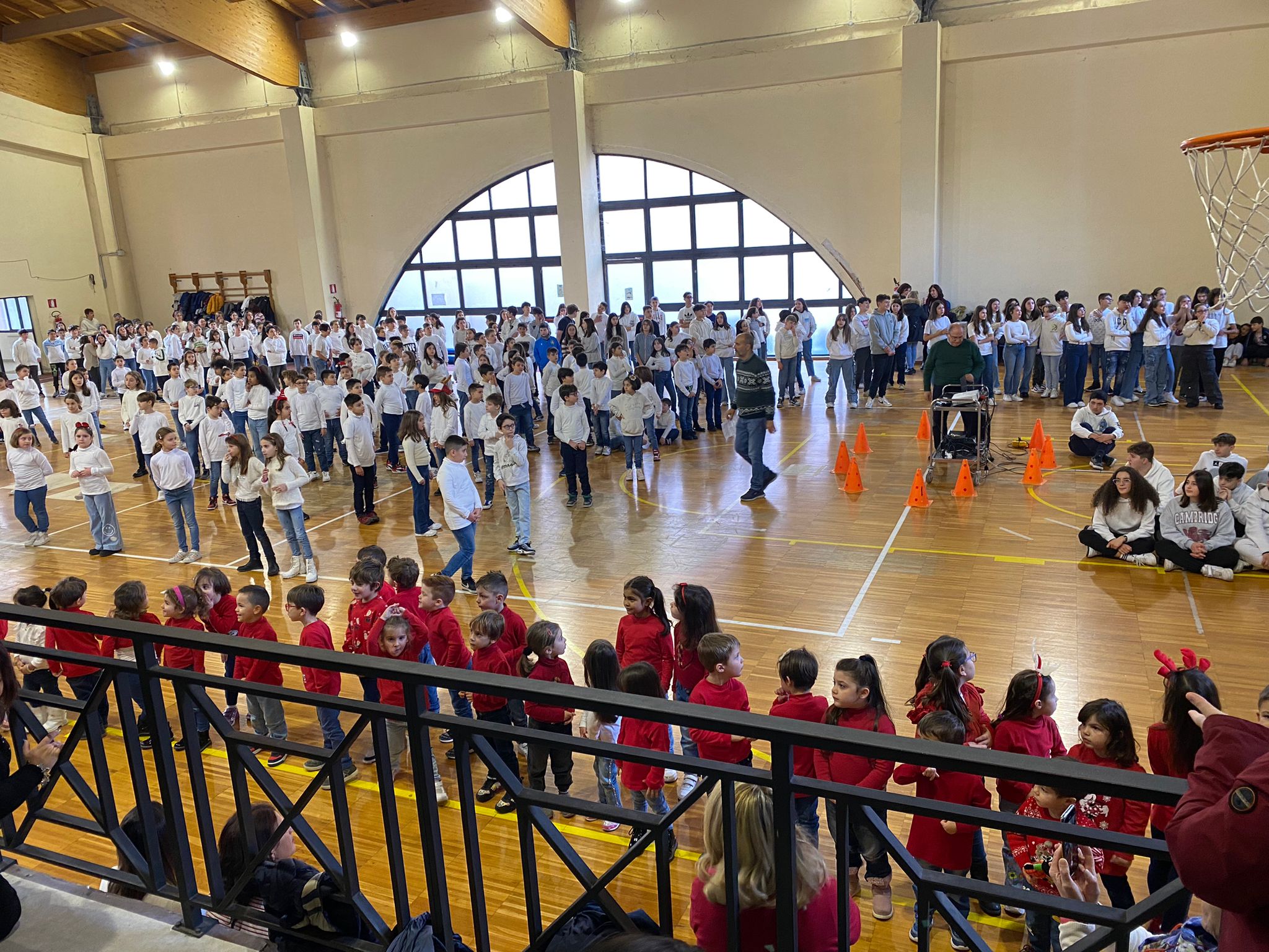 Genzano, oltre 300 alunni della scuola De Sanctis si dedicano alla body percussion