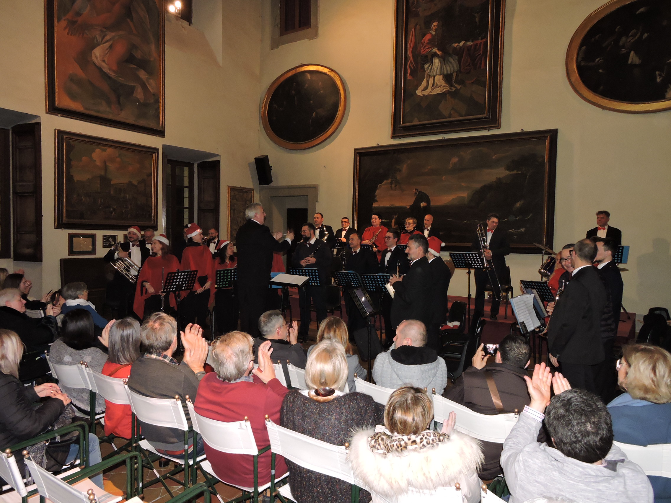 Ariccia, 29esimo Concerto di Natale dell’Accademia di Musica Ariccina. Grande successo a Palazzo Chigi. Foto-Video