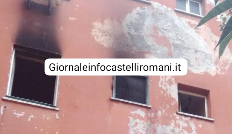 Acilia (Roma), appartamento a fuoco in una palazzina popolare dell’Ater