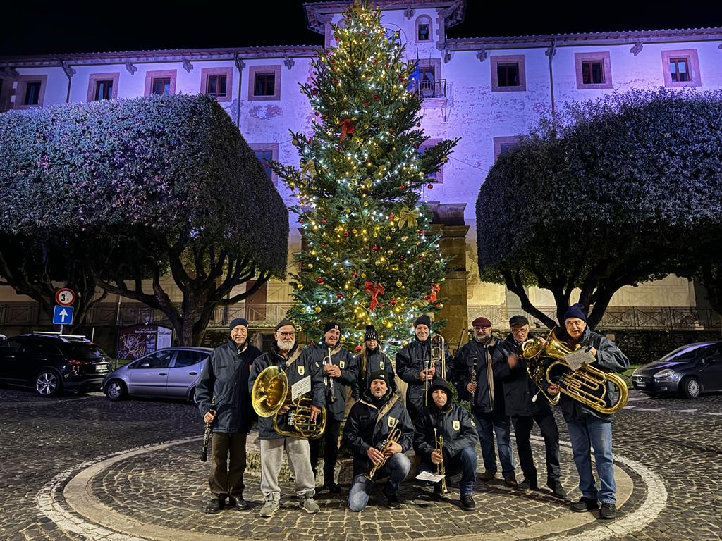 Monte Compatri, Corpo Folkloristico Musicale Compatrum: ieri sera la Pastorale tra i vicoli del centro e Laghetto