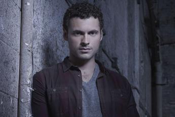 Adan Canto, morto a 42 anni l’attore star di ‘Designated Survivor’ e ‘Narcos’