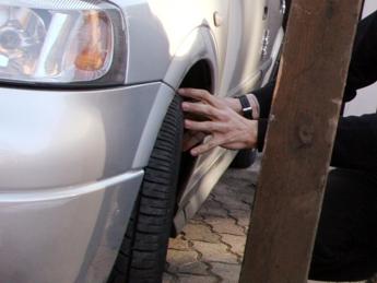 Auto, Ue sospetta cartello gomme: ispezioni in corso in aziende produttrici