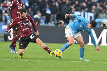 Napoli batte 2-1 la Salernitana con Rrahmani al 96′ e torna a vincere dopo 3 turni