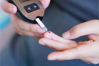 Salute: 4 mln italiani con diabete, campagna #MettiamoInFuoriGiocoIlDiabete