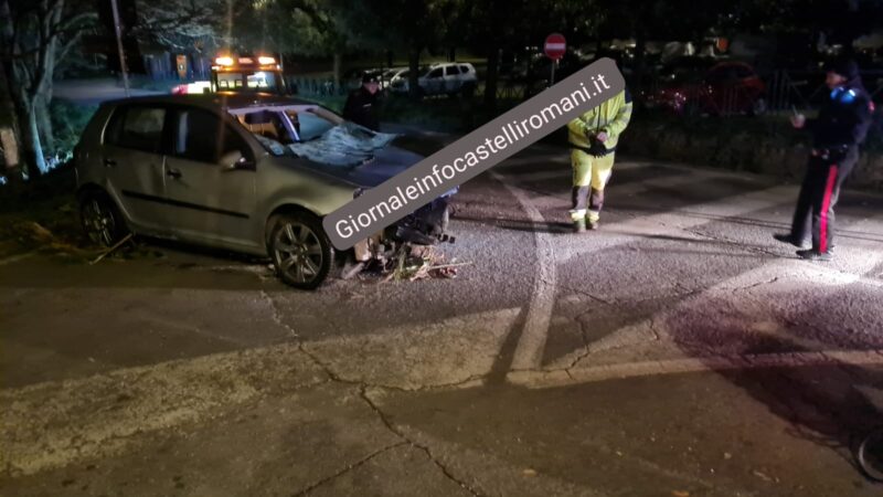 Ariccia, auto finisce fuori strada in un prato sotto al Ponte