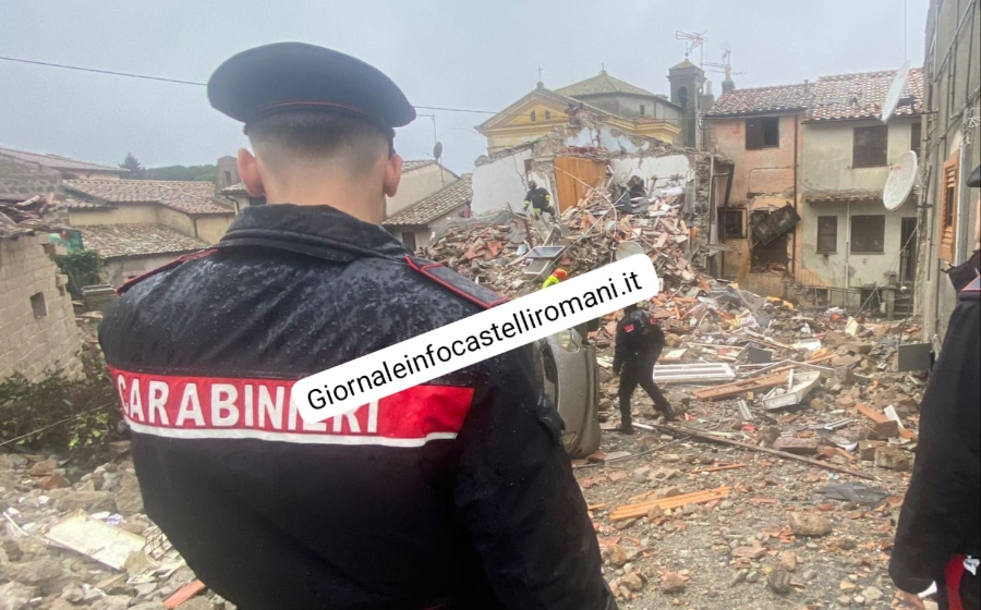 Canale Monterano, esplode palazzina di due piani