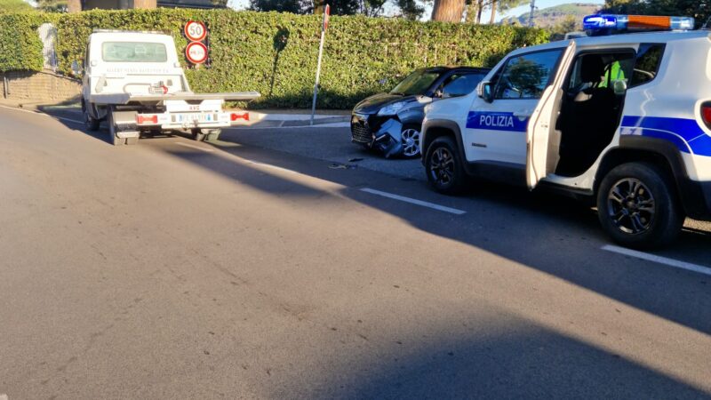 Rocca di Papa, microcar investe monopattino. Ventenne finisce in ospedale