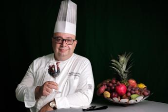 Fruit carving: l’arte di emozionare con la frutta si impara nell’Accademia di Andrea Lopopolo