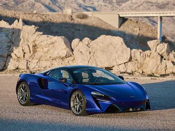 McLaren Artura Spider: la supercar di nuova generazione