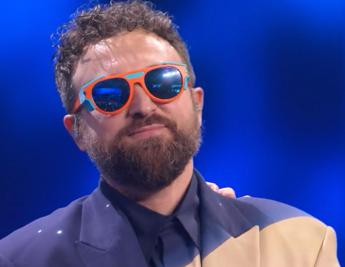 Sanremo 2024, Dargen D’Amico e l’appello contro la guerra: “Non è politica”