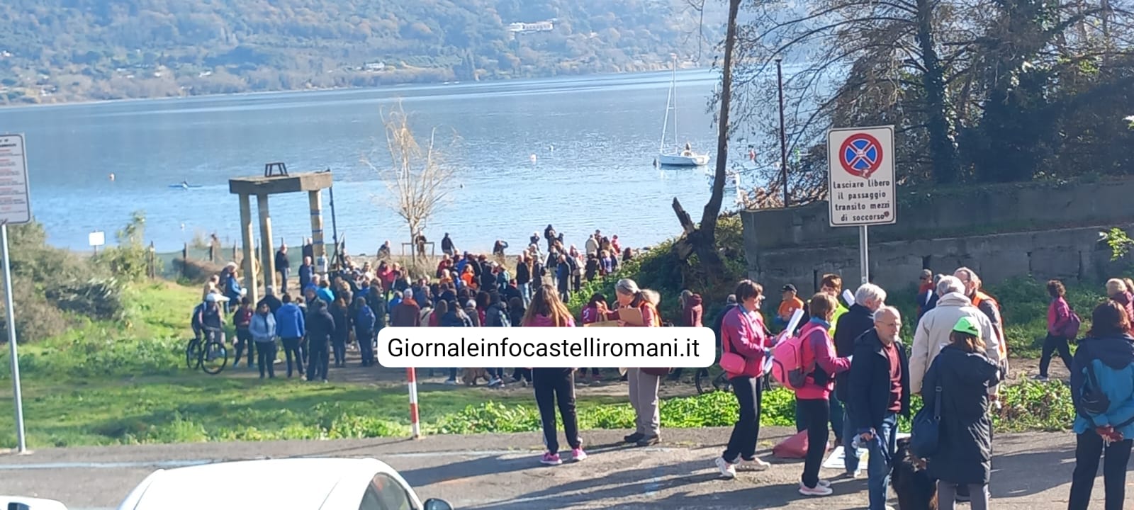 Castel Gandolfo, in centinaia alla manifestazione a favore dei due Laghi e dell’ambiente dei Castelli Romani