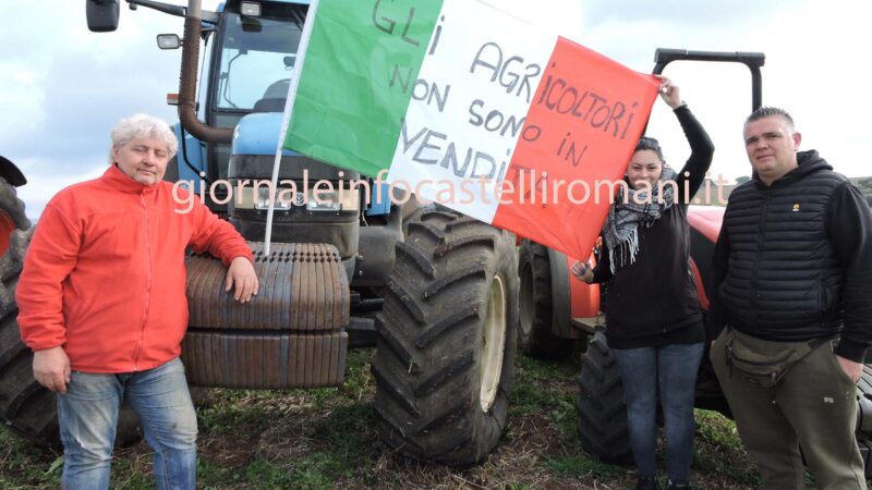 Ariccia, la protesta degli agricoltori arriva anche ai Castelli Romani da tutto il Centro Italia su via Ardeatina Bis