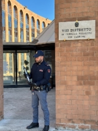 Roma, appostamento della Polizia a Tor Bella Monaca, 2 arresti