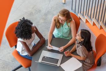 Donne e lavoro: sì, ma quale? Ecco i settori a prevalenza femminile