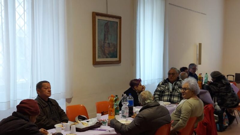 Ariccia, in tanti al pranzo solidale organizzato dai volontari e dalla Caritas