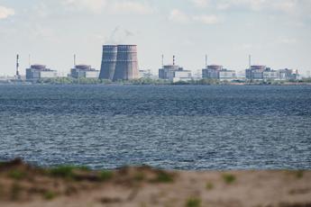 Ucraina, Russia attacca Zaporizhzhia: tra blackout e allarme disastro nucleare