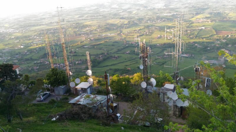 Segni, è guerra alle antenne abusive: il Sindaco ordina la demolizione degli impianti audio-tv fuori legge