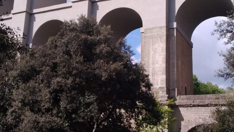 Ariccia, cinquantenne si toglie la vita lanciandosi dal Ponte Monumentale