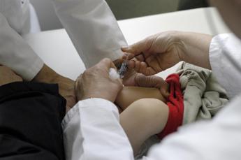 Giornata meningite, D’Avino (Fimp): “Può essere letale in bimbi e adolescenti”