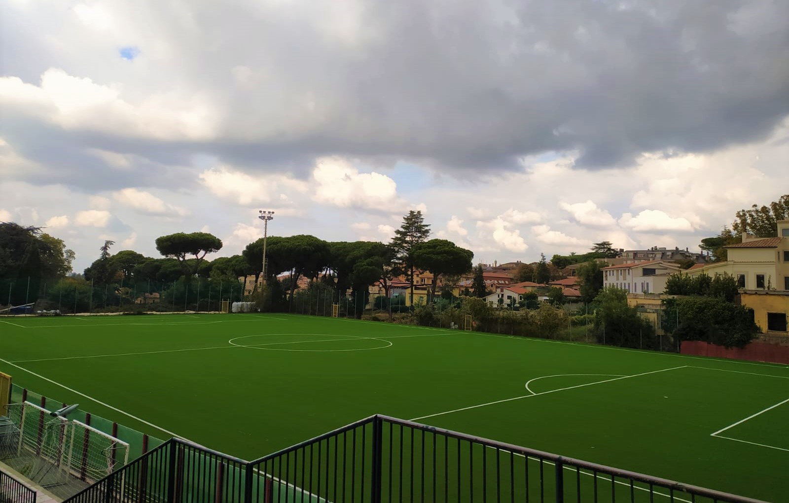 Grottaferrata, l’Amministrazione chiarisce sul campo sportivo: “Notizie infondate su social e chat”